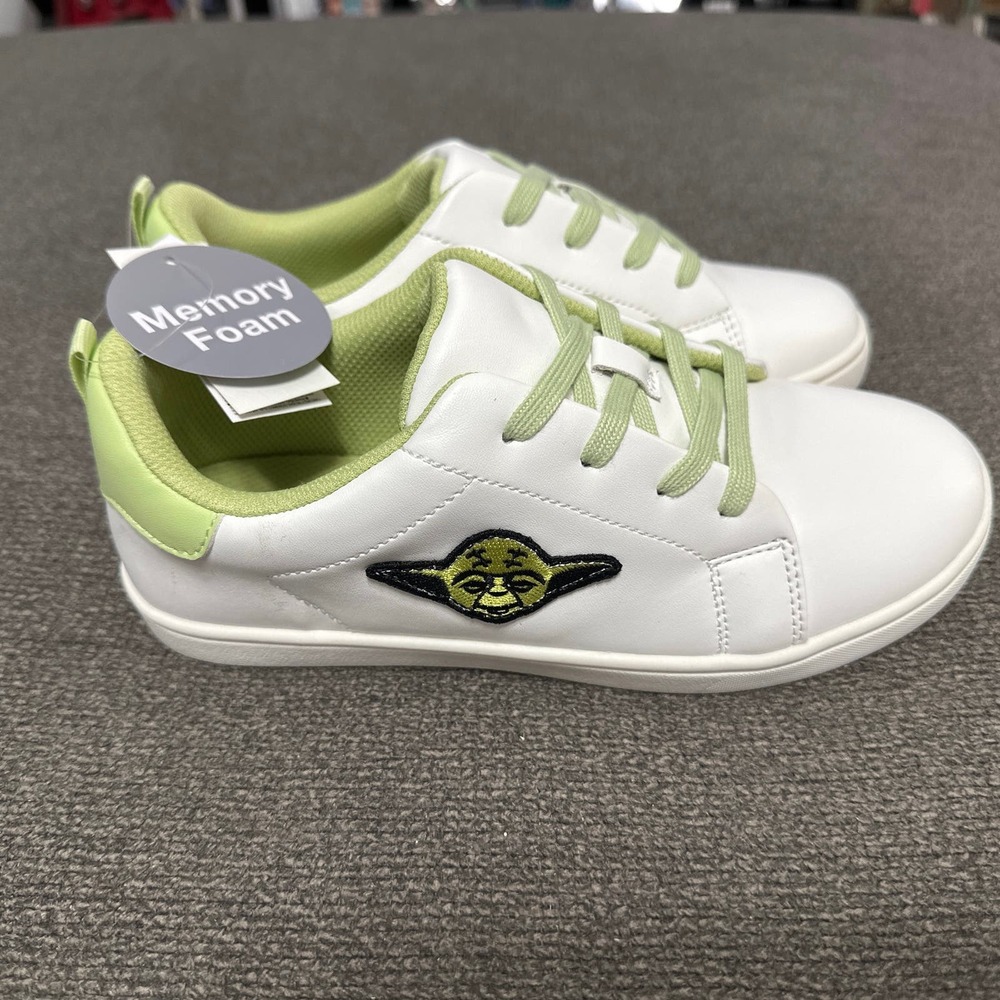 Gap Star Wars Baby Yoda Green Sneakers Unisex Size 4 Kids New
